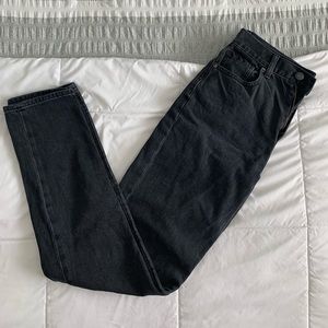 AMERICAN EAGLE MOM JEANS